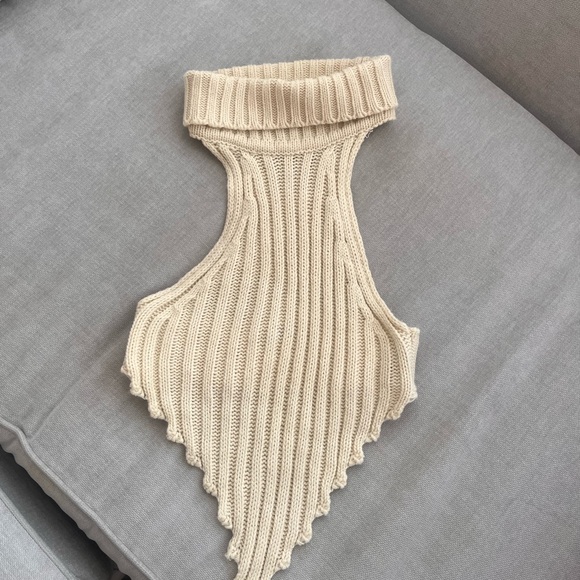 Local European Saro Knitted Top in Oat - Picture 4 of 7